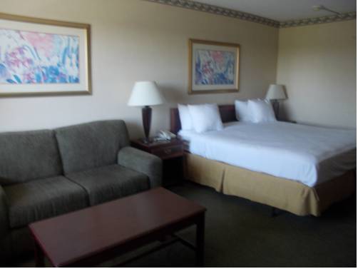Albany Airport Hotel