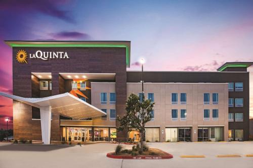 La Quinta Inn & Suites McAllen La Plaza Mall